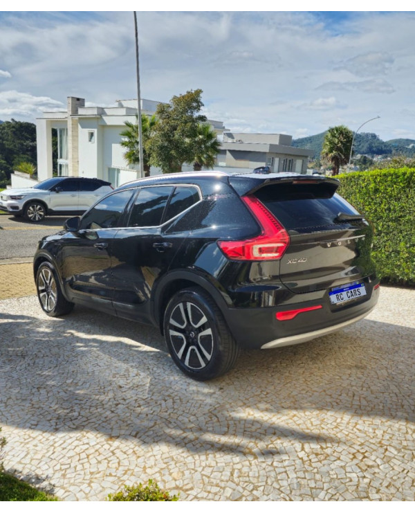 VOLVO XC40 1.5 16V 4P T5 RECHARGE MOMENTUM GEARTRONIC AUTOMÁTICO