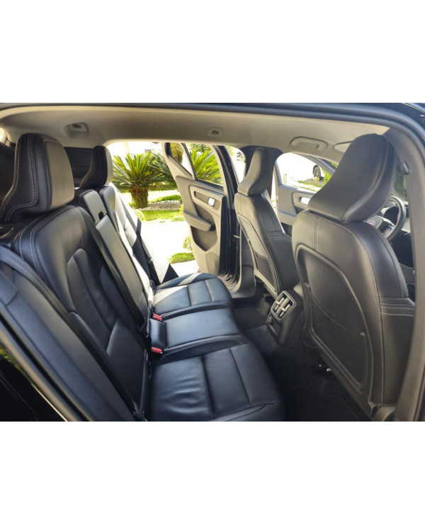 VOLVO XC40 1.5 16V 4P T5 RECHARGE MOMENTUM GEARTRONIC AUTOMÁTICO