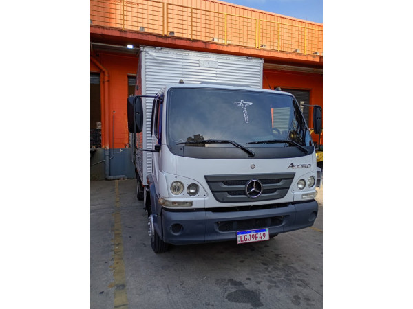 MERCEDES-BENZ Accelo 815