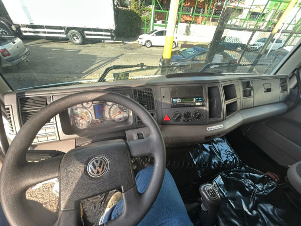 VOLKSWAGEN 19-330 SC Modelo sem Versão