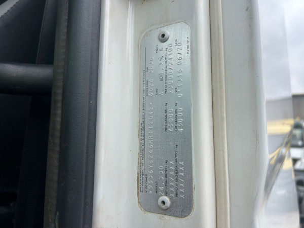 VOLKSWAGEN 24-330 CRC 6X2 VTR