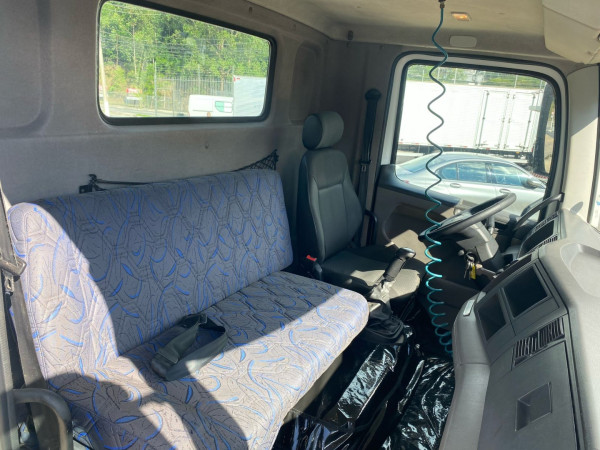 VOLKSWAGEN 13-190 DC CONSTELLATION