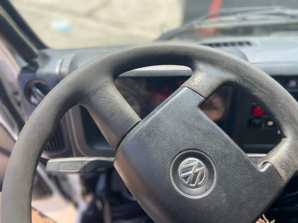 VOLKSWAGEN 17-230 WORKER