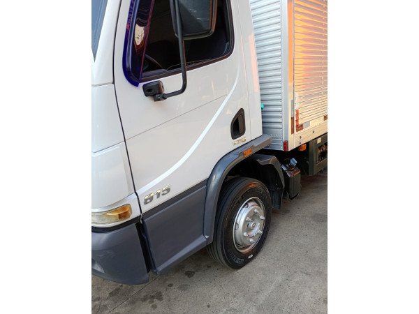 MERCEDES-BENZ Accelo 815