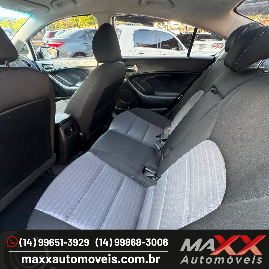 KIA Cerato Sedan 1.6 16V 4P SX AUTOMÁTICO