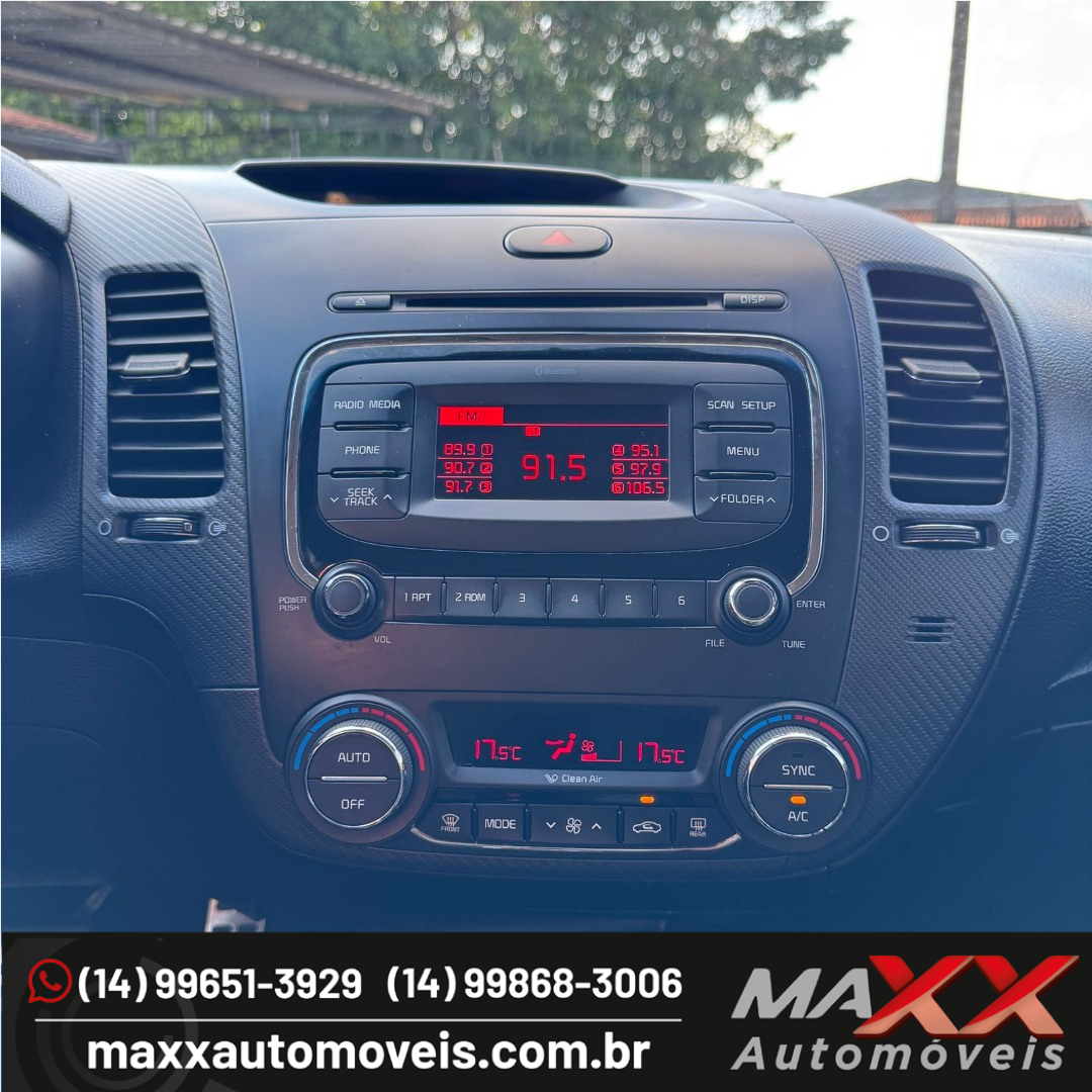 KIA Cerato Sedan 1.6 16V 4P SX AUTOMÁTICO