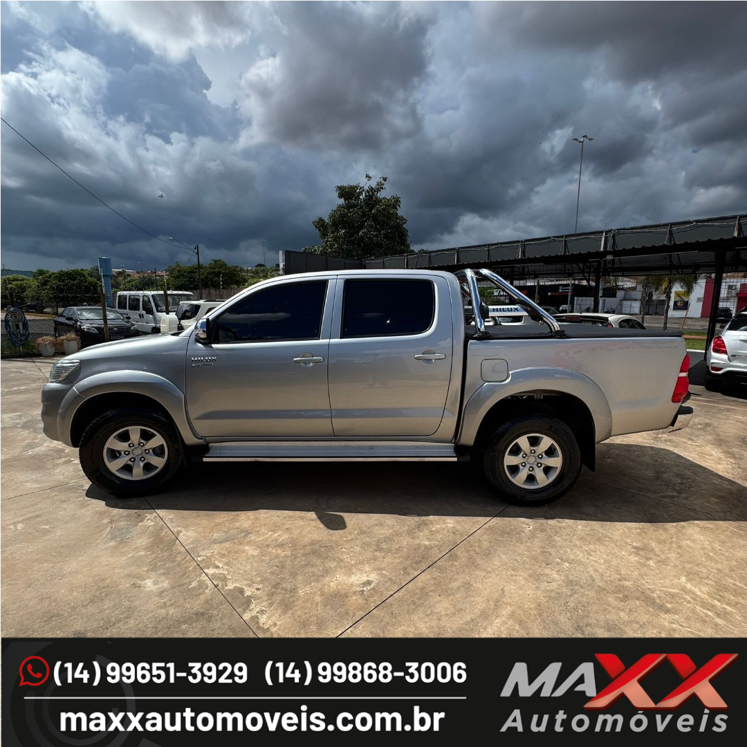 TOYOTA Hilux Caminhonete 2.7 16V 4P SRV FLEX CABINE DUPLA AUTOMÁTICO