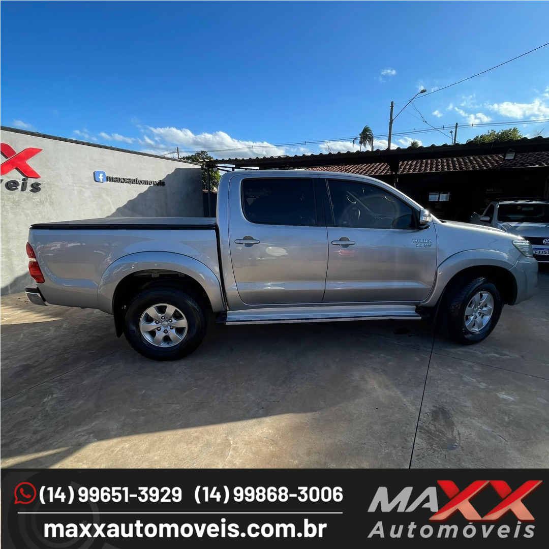TOYOTA Hilux Caminhonete 2.7 16V 4P SRV FLEX CABINE DUPLA AUTOMÁTICO