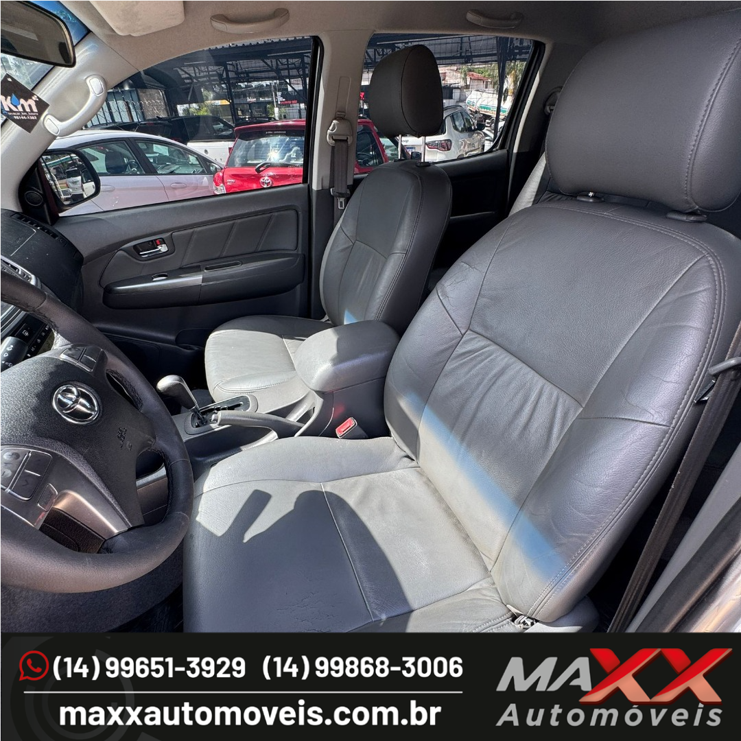 TOYOTA Hilux Caminhonete 2.7 16V 4P SRV FLEX CABINE DUPLA AUTOMÁTICO