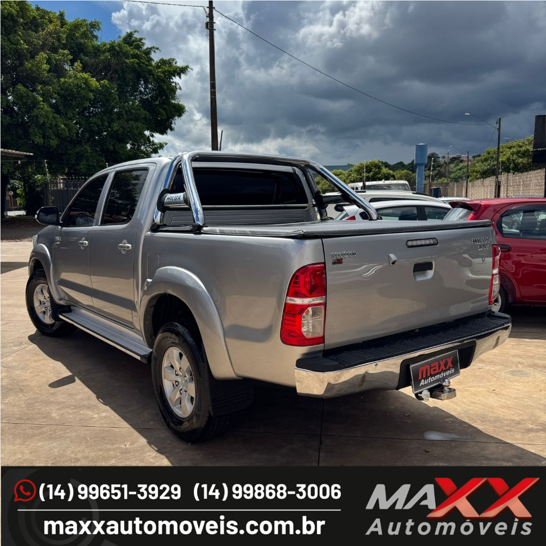 TOYOTA Hilux Caminhonete 2.7 16V 4P SRV FLEX CABINE DUPLA AUTOMÁTICO