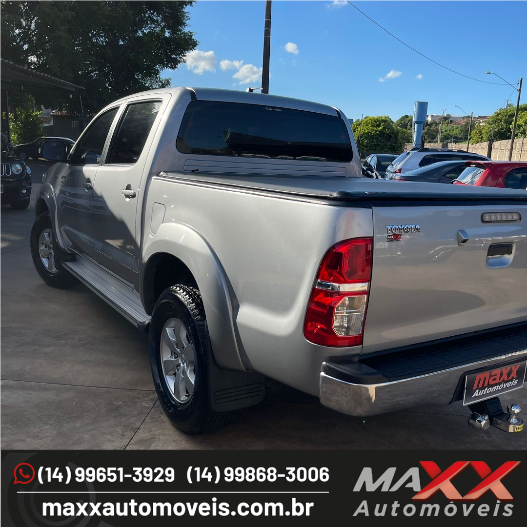 TOYOTA Hilux Caminhonete 2.7 16V 4P SRV FLEX CABINE DUPLA AUTOMÁTICO