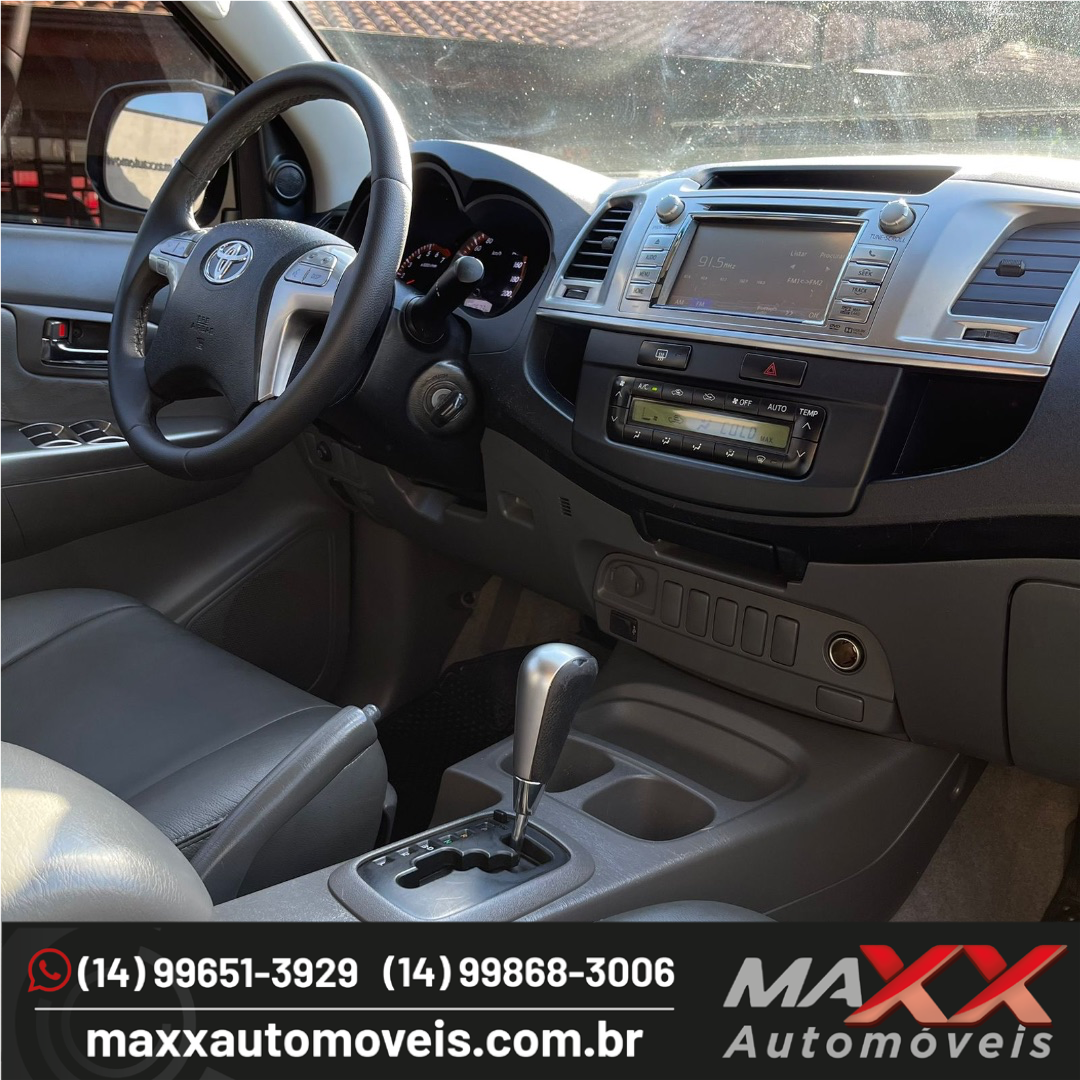 TOYOTA Hilux Caminhonete 2.7 16V 4P SRV FLEX CABINE DUPLA AUTOMÁTICO