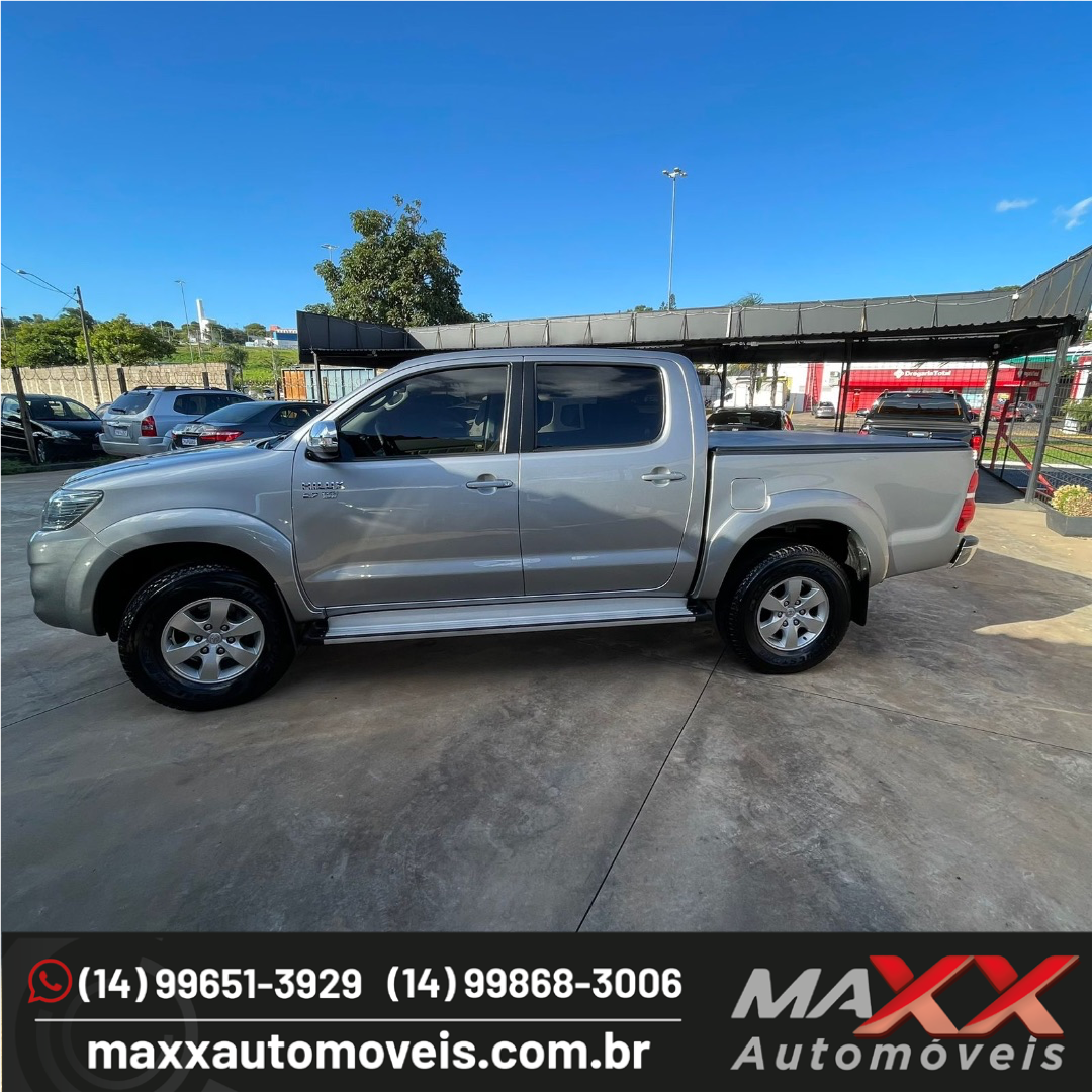 TOYOTA Hilux Caminhonete 2.7 16V 4P SRV FLEX CABINE DUPLA AUTOMÁTICO
