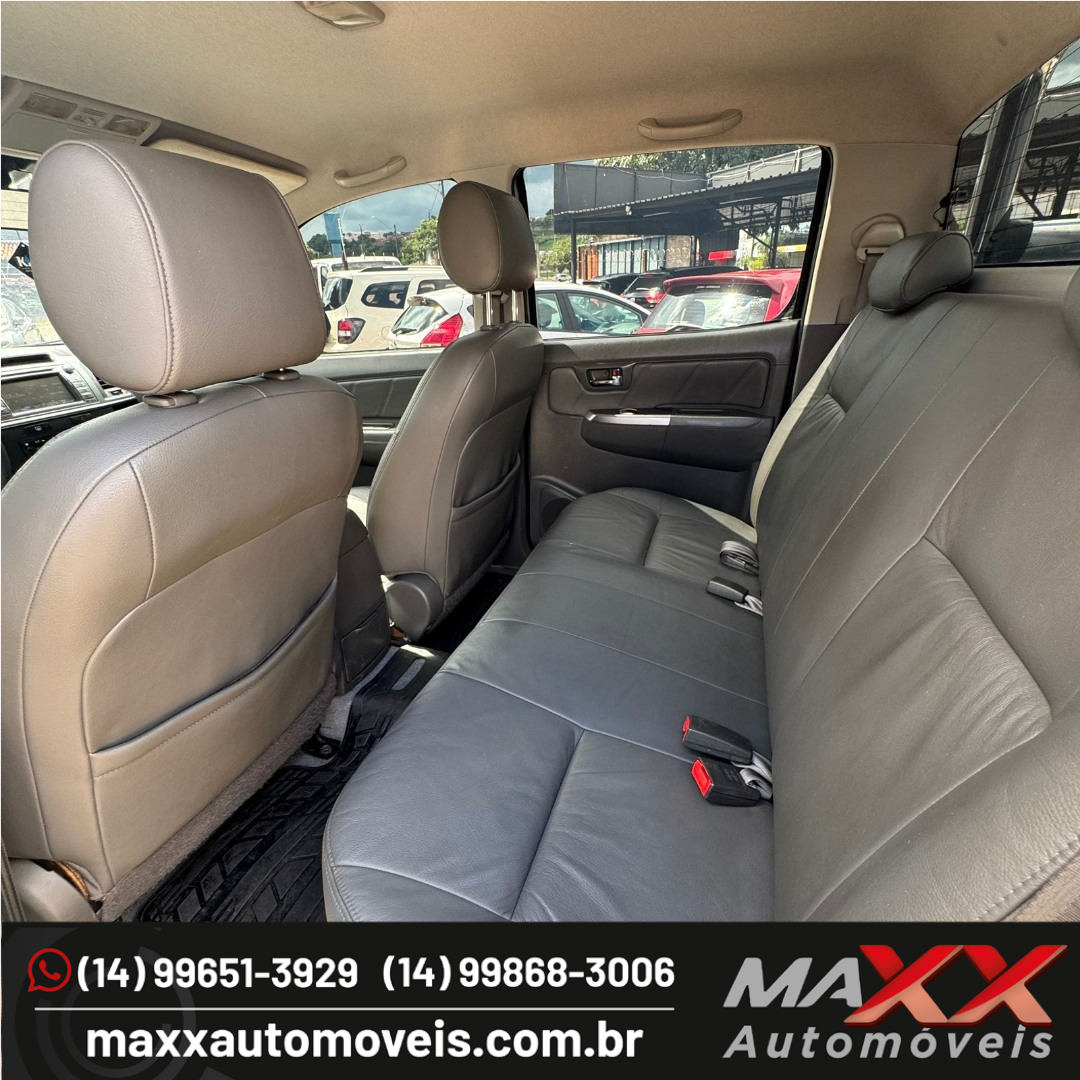 TOYOTA Hilux Caminhonete 2.7 16V 4P SRV FLEX CABINE DUPLA AUTOMÁTICO