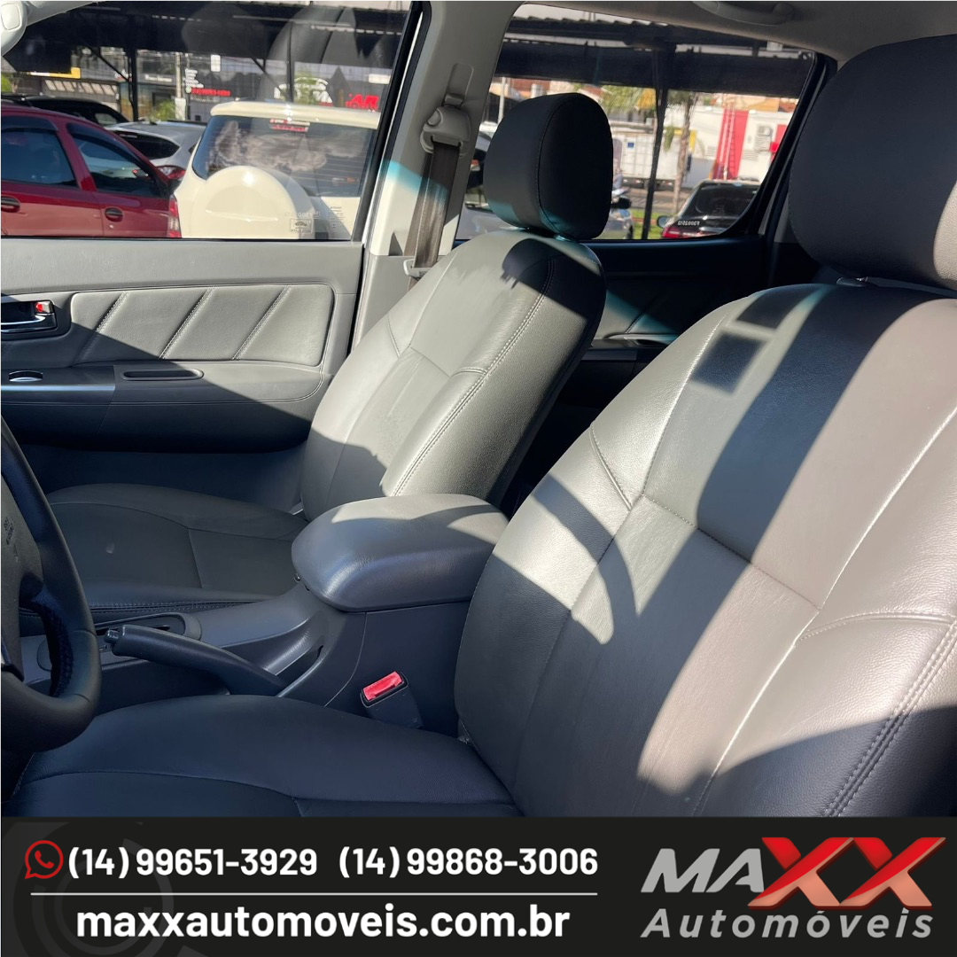 TOYOTA Hilux Caminhonete 2.7 16V 4P SRV FLEX CABINE DUPLA AUTOMÁTICO