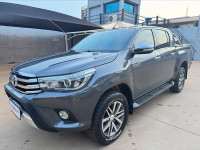TOYOTA Hilux Caminhonete 2.8 16V SRX 4X4 TURBO DIESEL CABINE DUPLA AUTOMÁTICO TOYOTA Hilux Caminhonete 2.8 16V SRX 4X4 TURBO DIESEL CABINE DUPLA AUTOMÁTICO