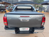 TOYOTA Hilux Caminhonete 2.8 16V SRX 4X4 TURBO DIESEL CABINE DUPLA AUTOMÁTICO TOYOTA Hilux Caminhonete 2.8 16V SRX 4X4 TURBO DIESEL CABINE DUPLA AUTOMÁTICO