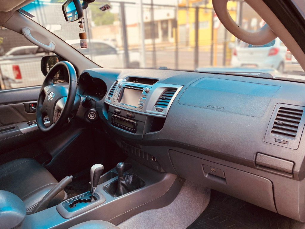 Hilux Caminhonete 3.0 4P 4X4 SRV TURBO DIESEL CABINE DUPLA AUTOMÁTICO