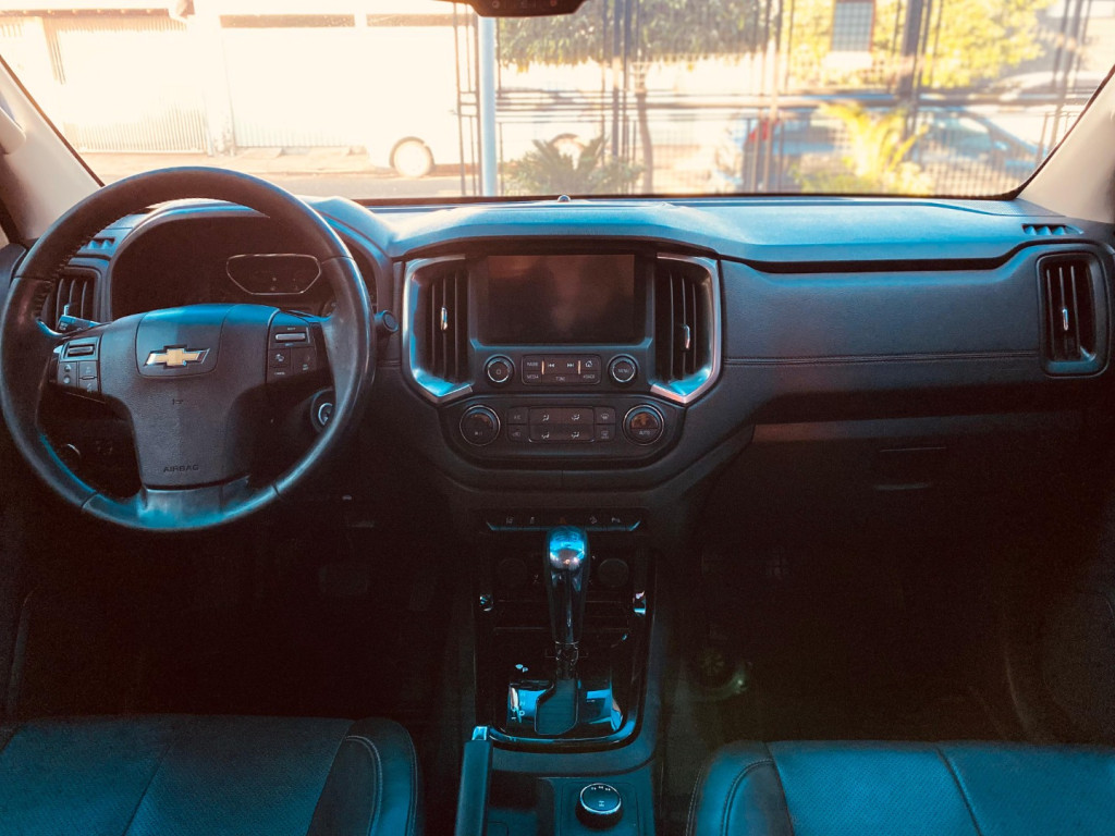 S10 2.8 12V HIGH COUNTRY CABINE DUPLA 4X4 TURBO DIESEL AUTOMÁTICO