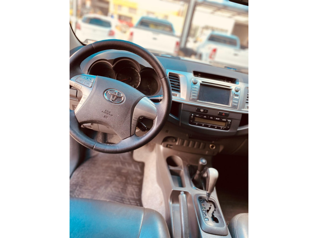 Hilux Caminhonete 3.0 4P 4X4 SRV TURBO DIESEL CABINE DUPLA AUTOMÁTICO