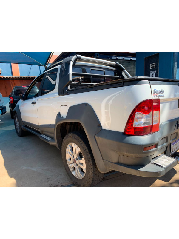 FIAT Strada 1.8 16V FLEX ADVENTURE CABINE DUPLA