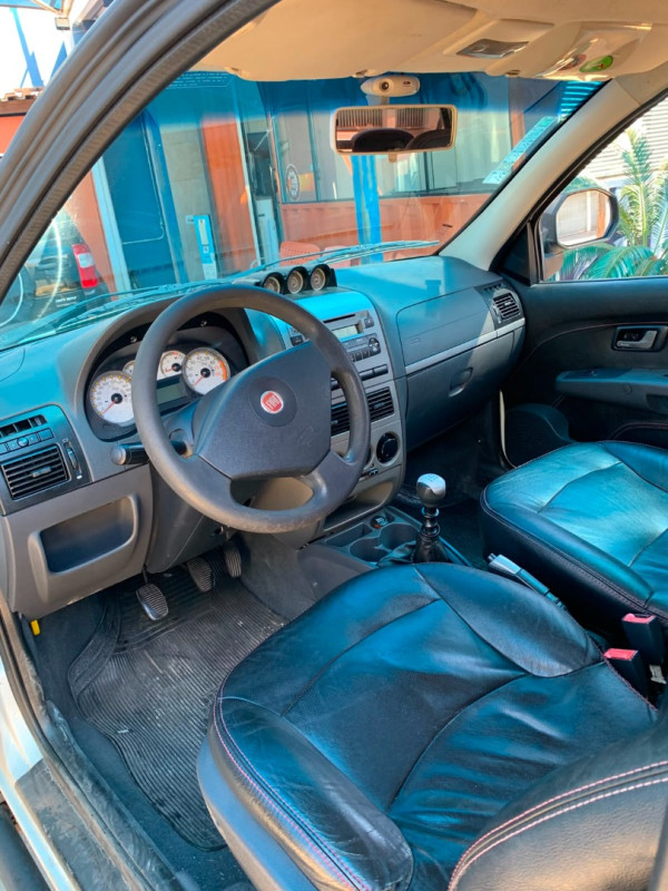 FIAT Strada 1.8 16V FLEX ADVENTURE CABINE DUPLA