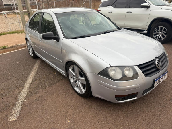 VOLKSWAGEN Bora 2.0 4P FLEX