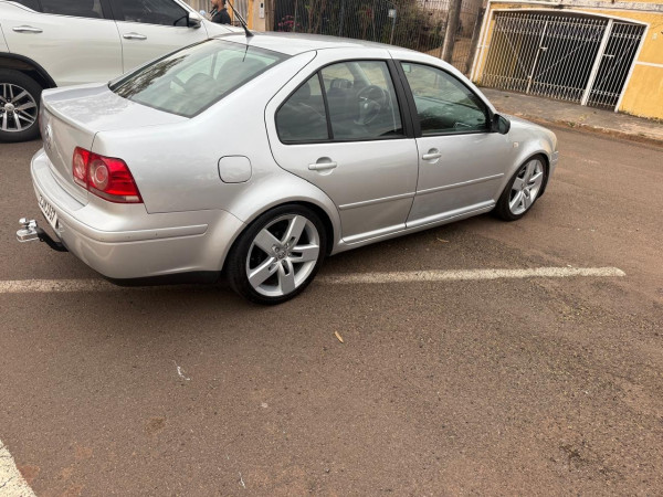 VOLKSWAGEN Bora 2.0 4P FLEX