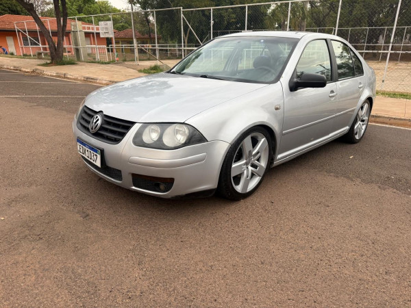 VOLKSWAGEN Bora 2.0 4P FLEX