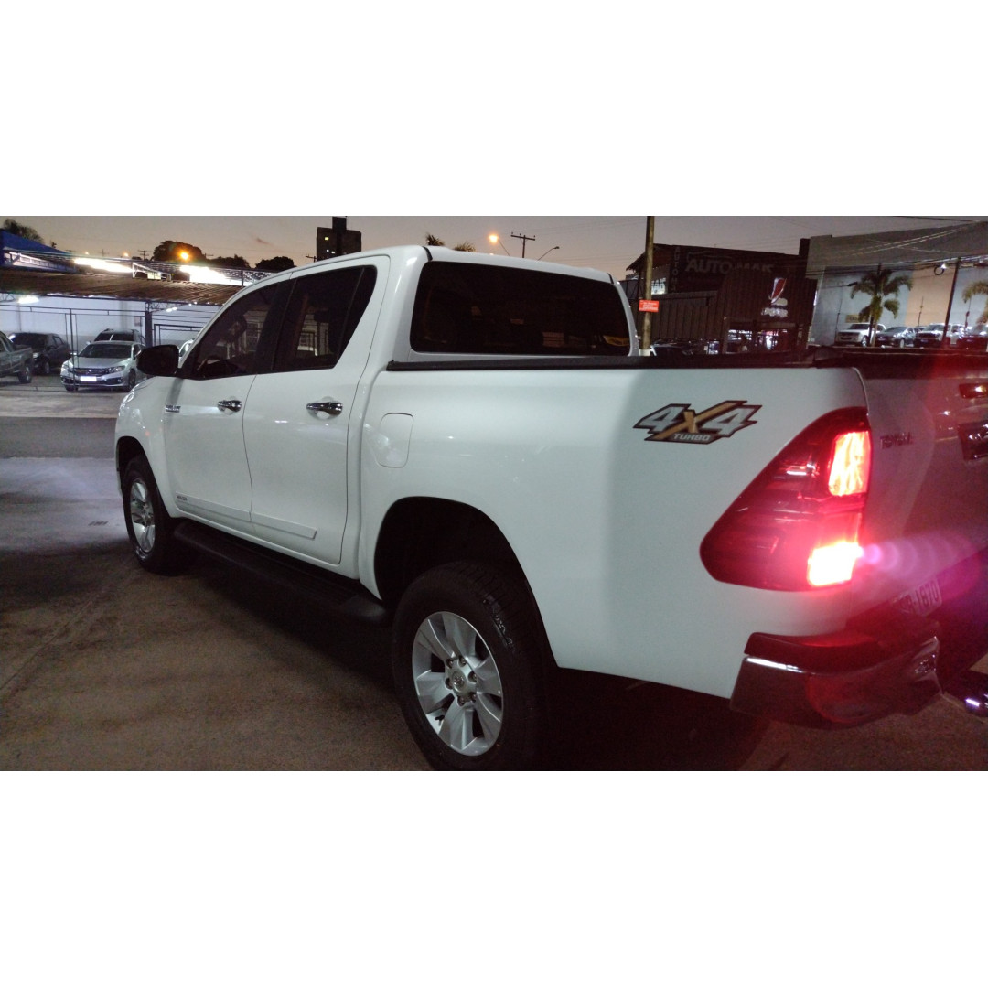 Hilux Caminhonete 2.8 16V SRV 4X4 DIESEL CABINE DUPLA AUTOMÁTICO