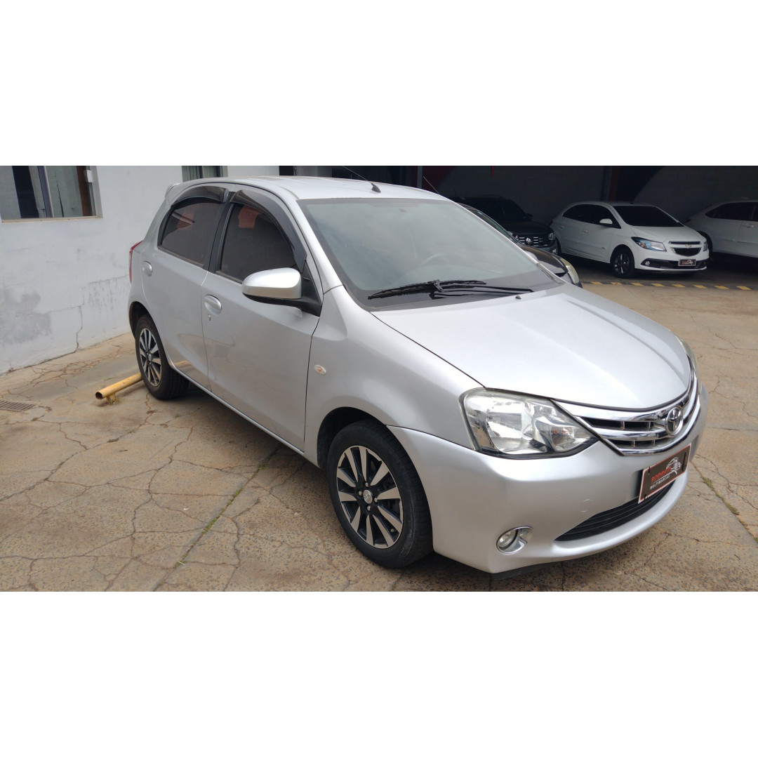 TOYOTA Etios Hatch 1.5 16V 4P FLEX PLATINUM