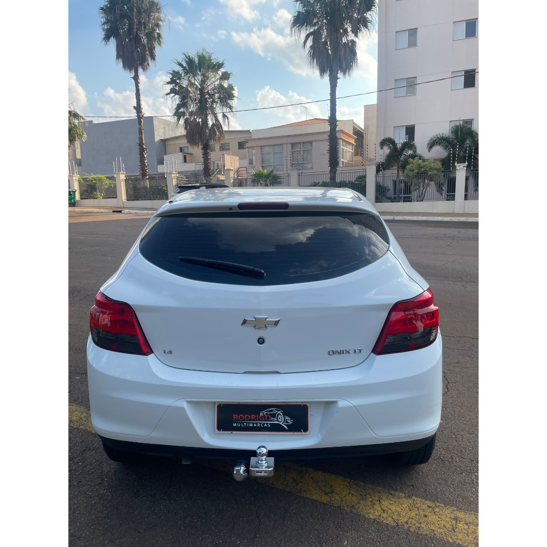 CHEVROLET Onix Hatch 1.4 4P FLEX LT