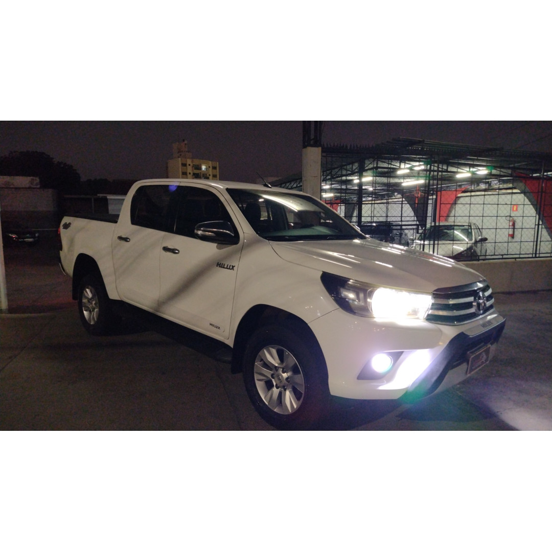 Hilux Caminhonete 2.8 16V SRV 4X4 DIESEL CABINE DUPLA AUTOMÁTICO
