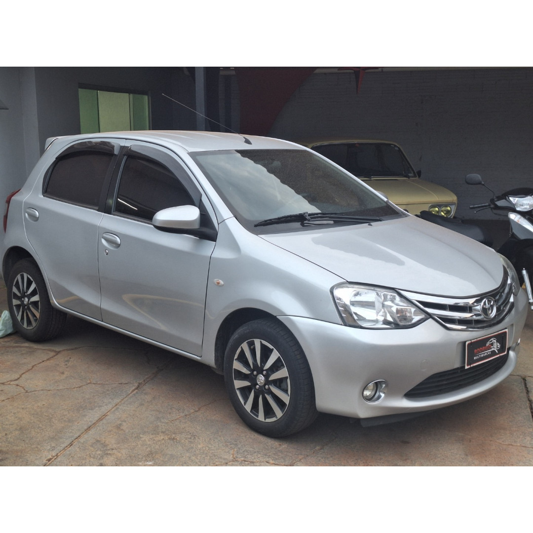 Etios Hatch 1.5 16V 4P FLEX PLATINUM
