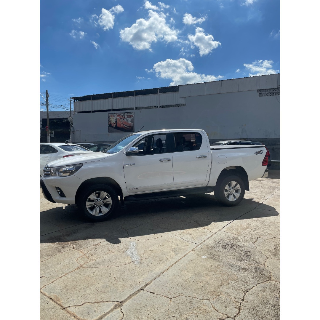 Hilux Caminhonete 2.8 16V SRV 4X4 DIESEL CABINE DUPLA AUTOMÁTICO