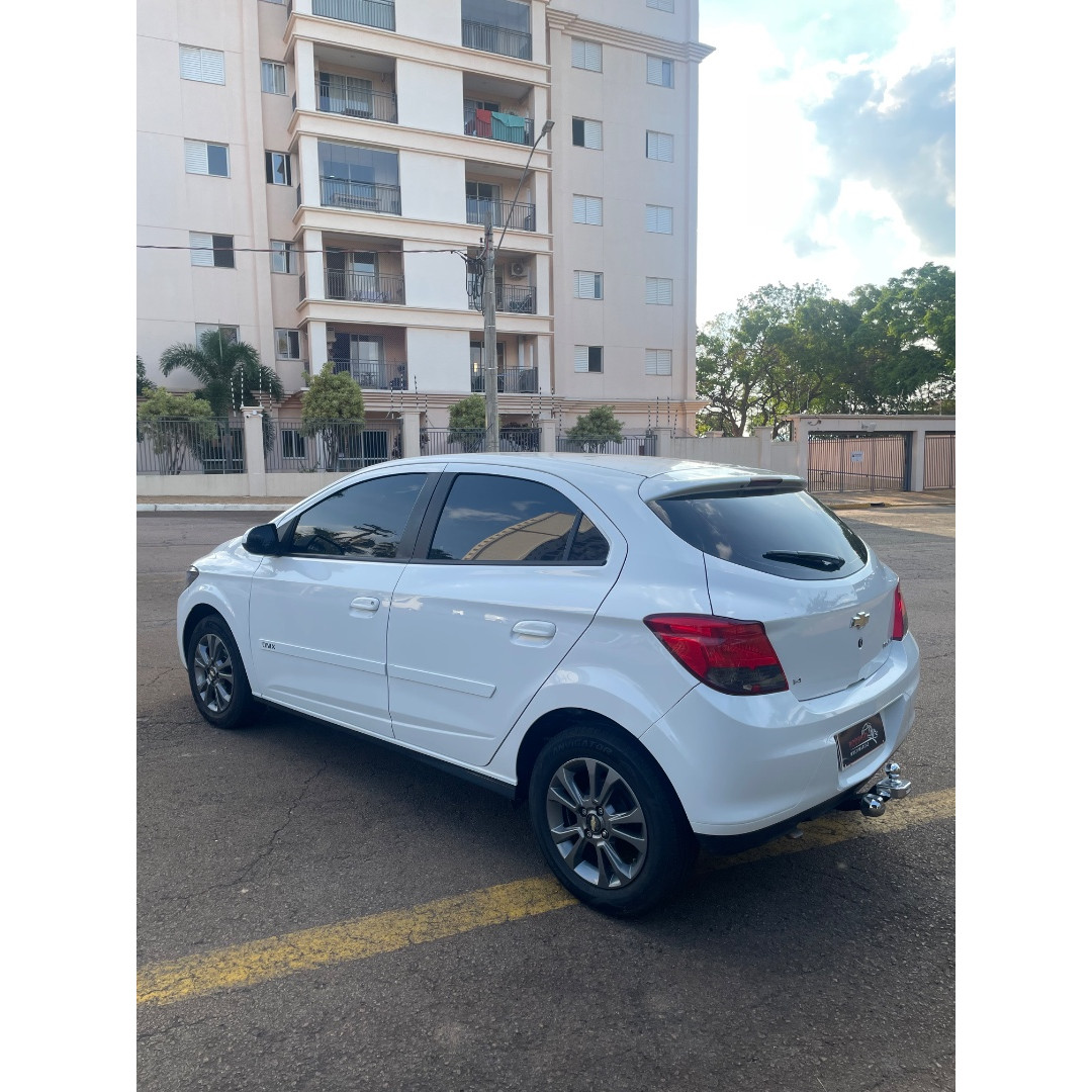 CHEVROLET Onix Hatch 1.4 4P FLEX LT