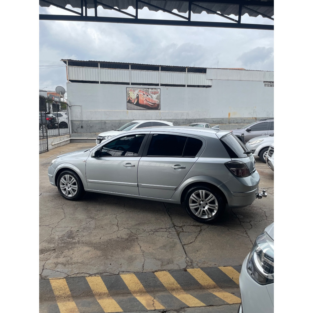CHEVROLET Vectra Hatch 2.0 4P FLEX GT AUTOMÁTICO