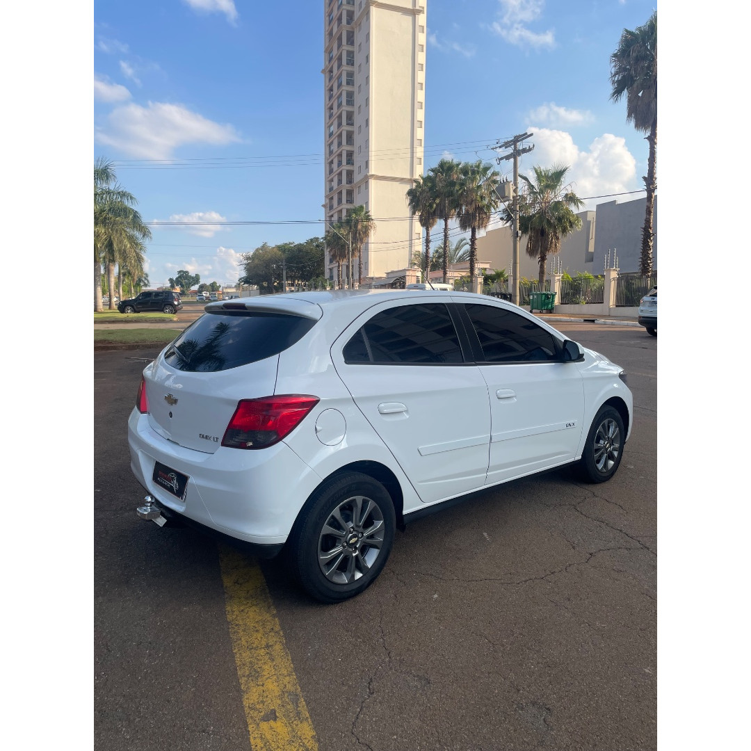 CHEVROLET Onix Hatch 1.4 4P FLEX LT