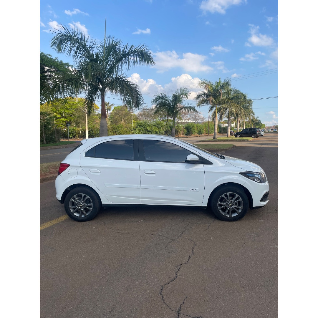 CHEVROLET Onix Hatch 1.4 4P FLEX LT