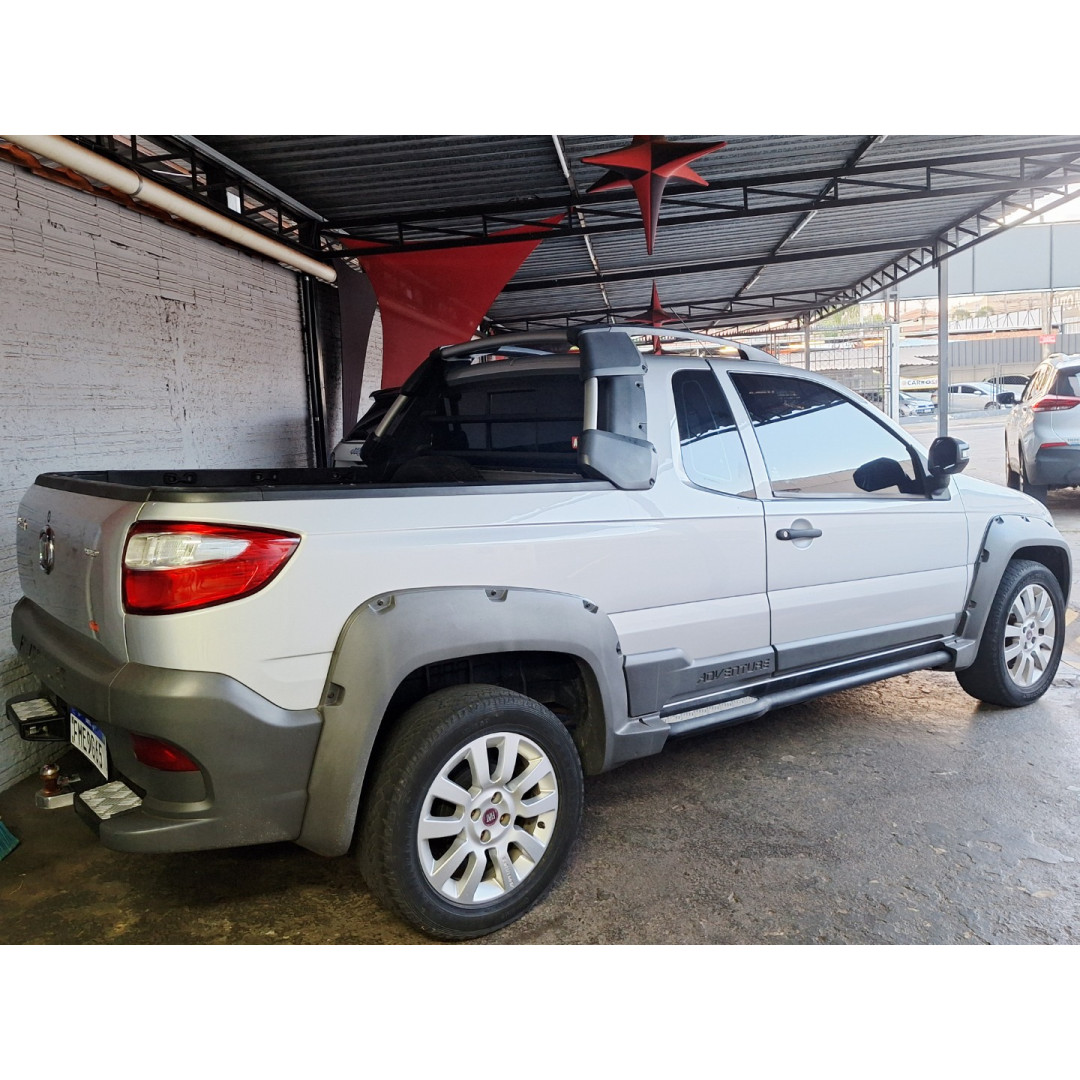 FIAT Strada 1.8 16V FLEX ADVENTURE LOCKER CABINE ESTENDIDA