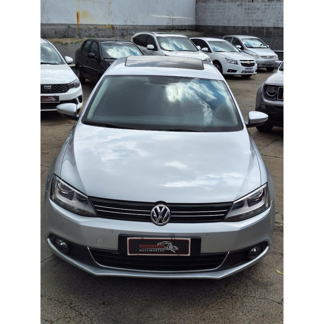VOLKSWAGEN Jetta 2.0 4P FLEX CONFORTLINE TIPTRONIC AUTOMÁTICO