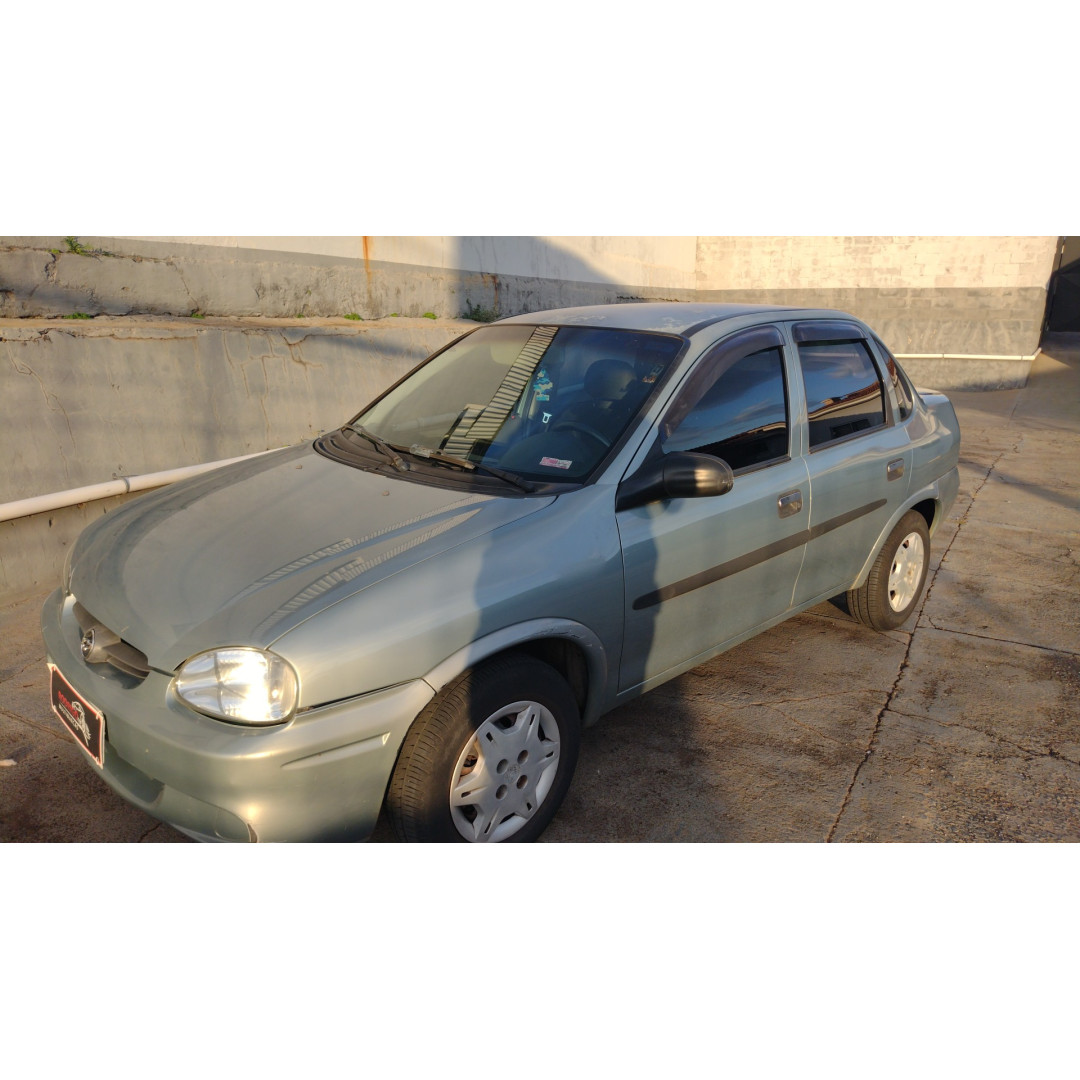 Classic Sedan 1.6 4P