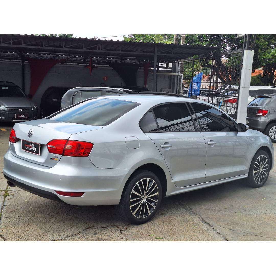 VOLKSWAGEN Jetta 2.0 4P FLEX CONFORTLINE TIPTRONIC AUTOMÁTICO