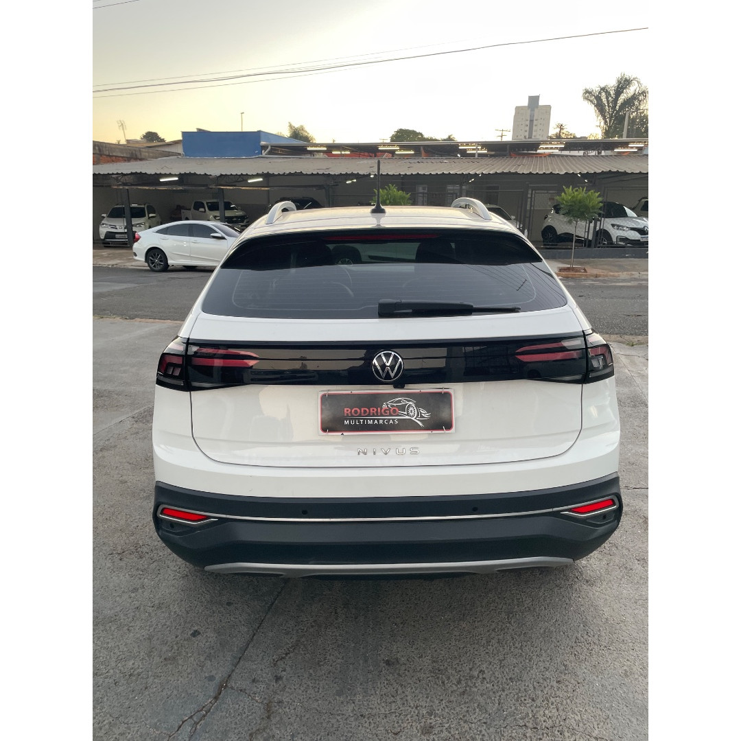 VOLKSWAGEN Nivus 1.0 4P FLEX 200 TSI HIGHLINE TURBO AUTOMÁTICO