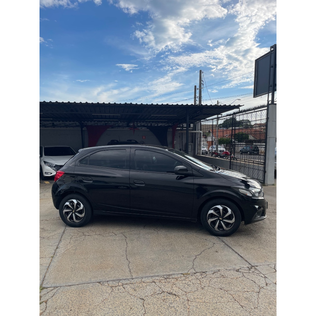CHEVROLET Onix Hatch 1.0 4P FLEX JOY BLACK