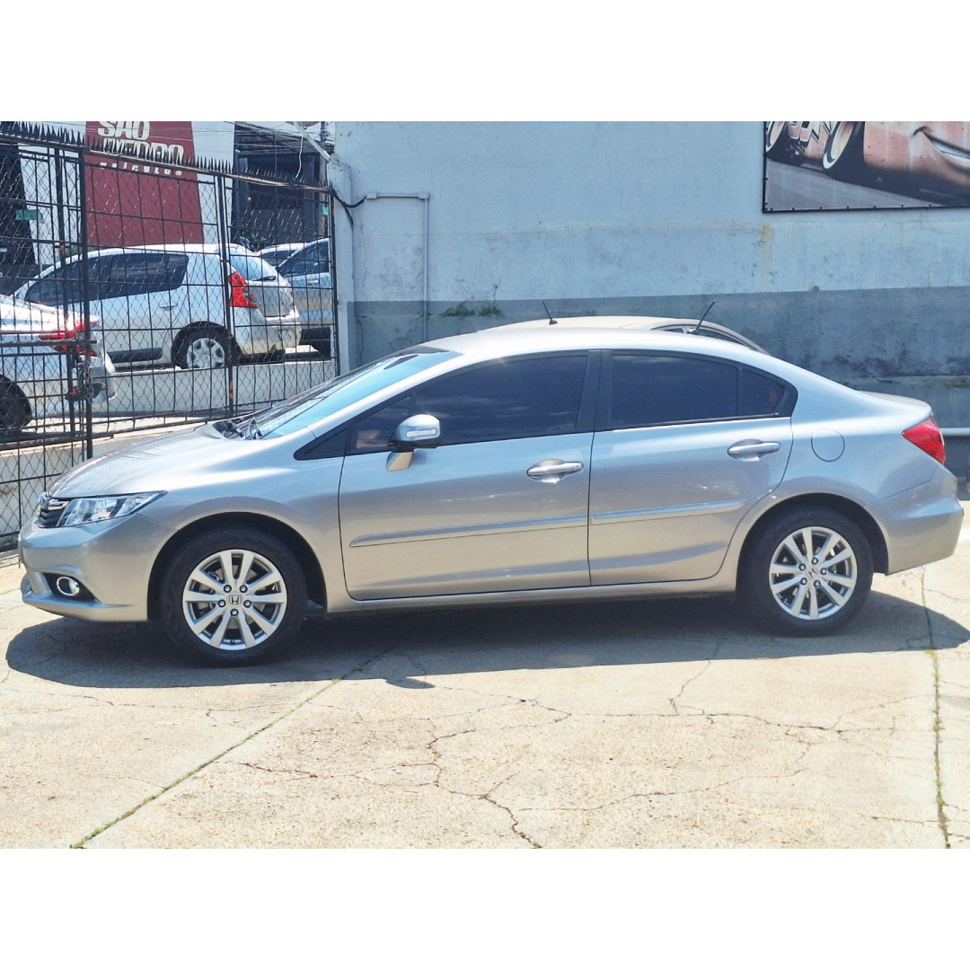 HONDA Civic 1.8 16V 4P FLEX LXS AUTOMÁTICO