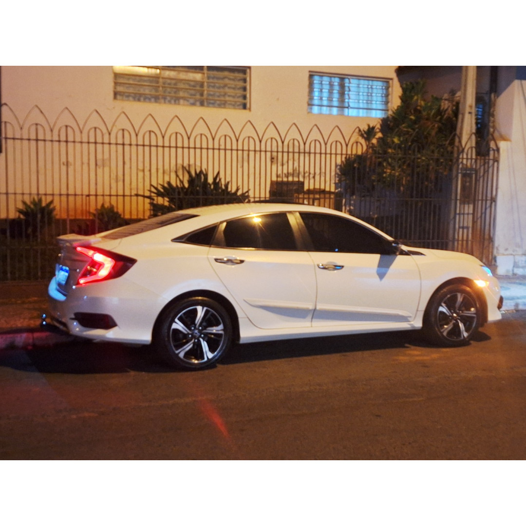 HONDA Civic 1.5 16V 4P TOURING TURBO AUTOMÁTICO CVT