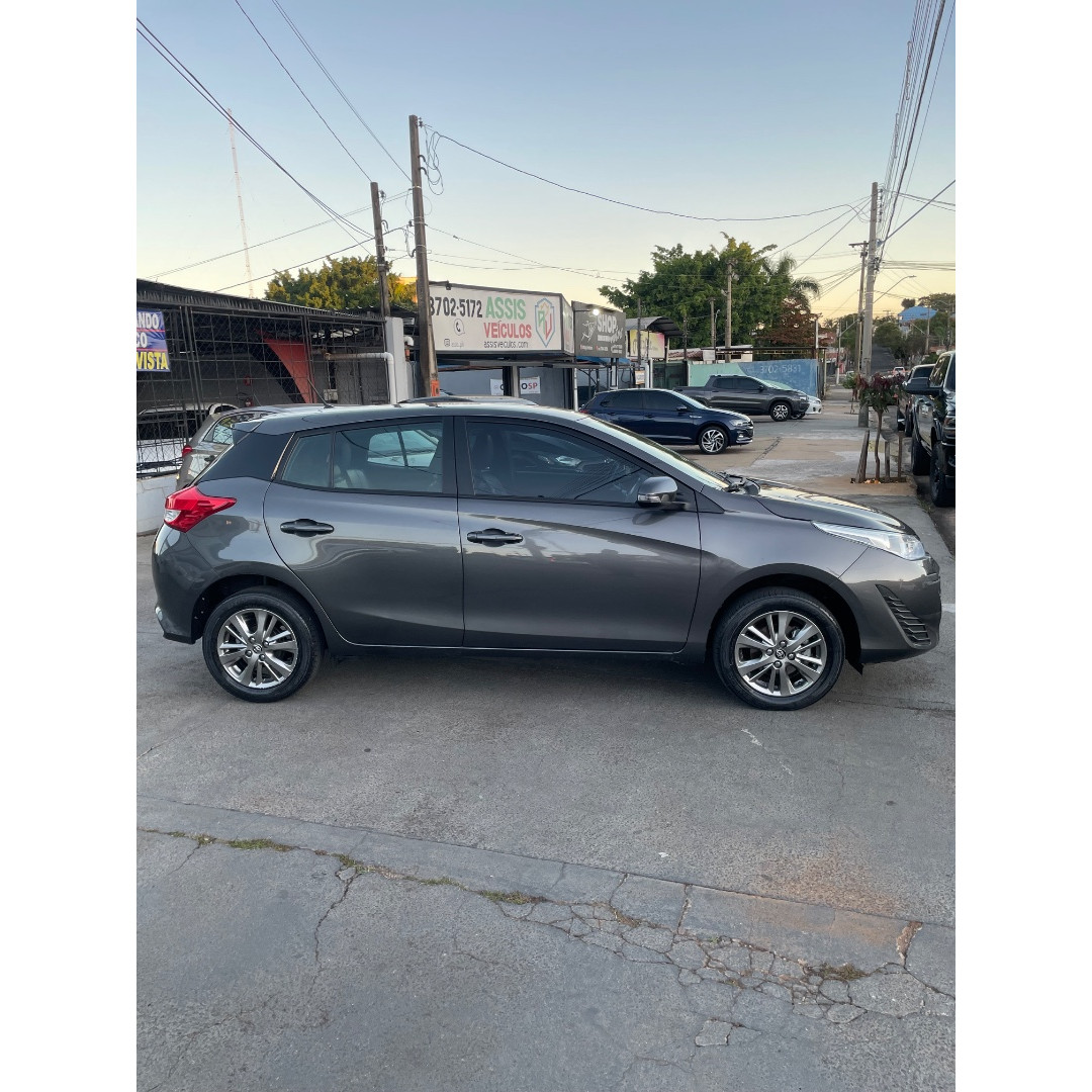 TOYOTA Yaris Hatch 1.5 16V 4P FLEX XL PLUS CONNECT MULTIDRIVE AUTOMÁTICO CVT