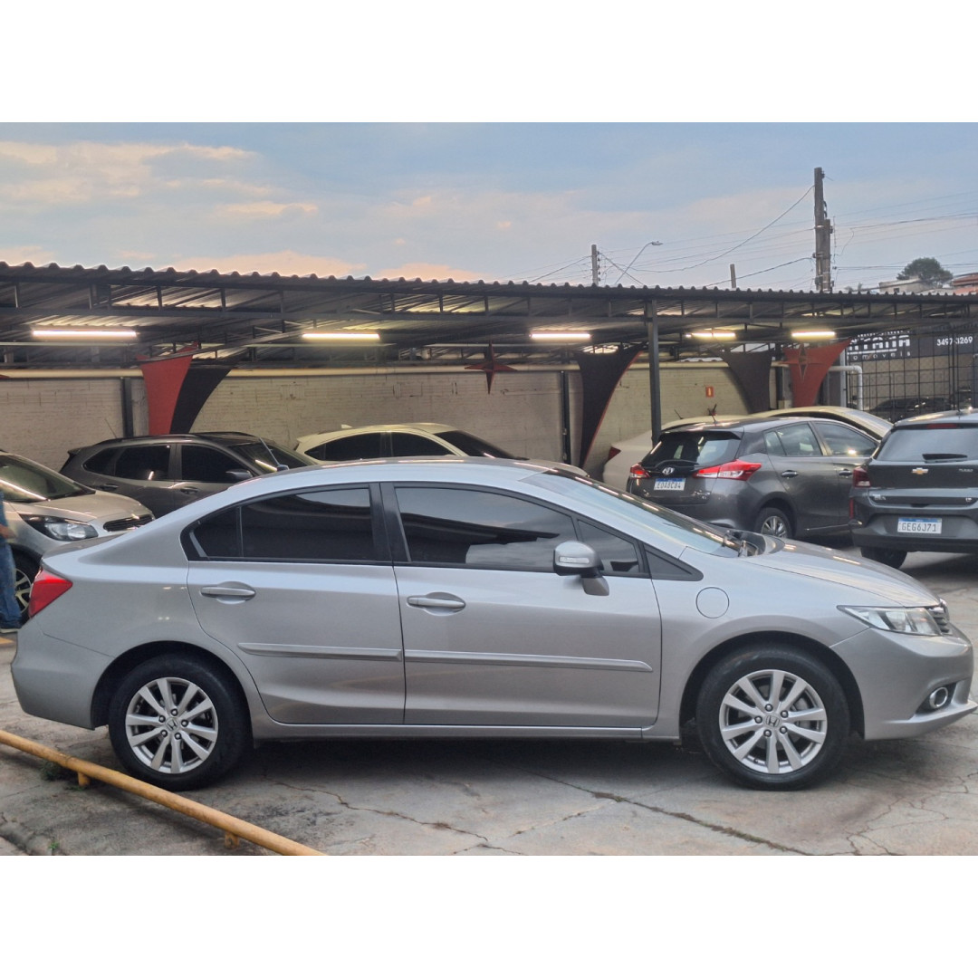 HONDA Civic 1.8 16V 4P FLEX LXS AUTOMÁTICO