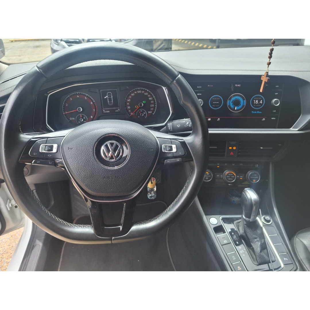 VOLKSWAGEN Jetta 1.4 4P 250 TSI TURBO CONFORTLINE AUTOMÁTICO